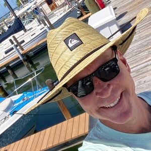 Meet your Posher, Topher